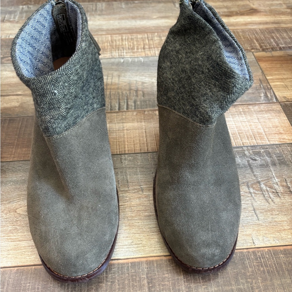 Toms Green Suede Ankle Boots